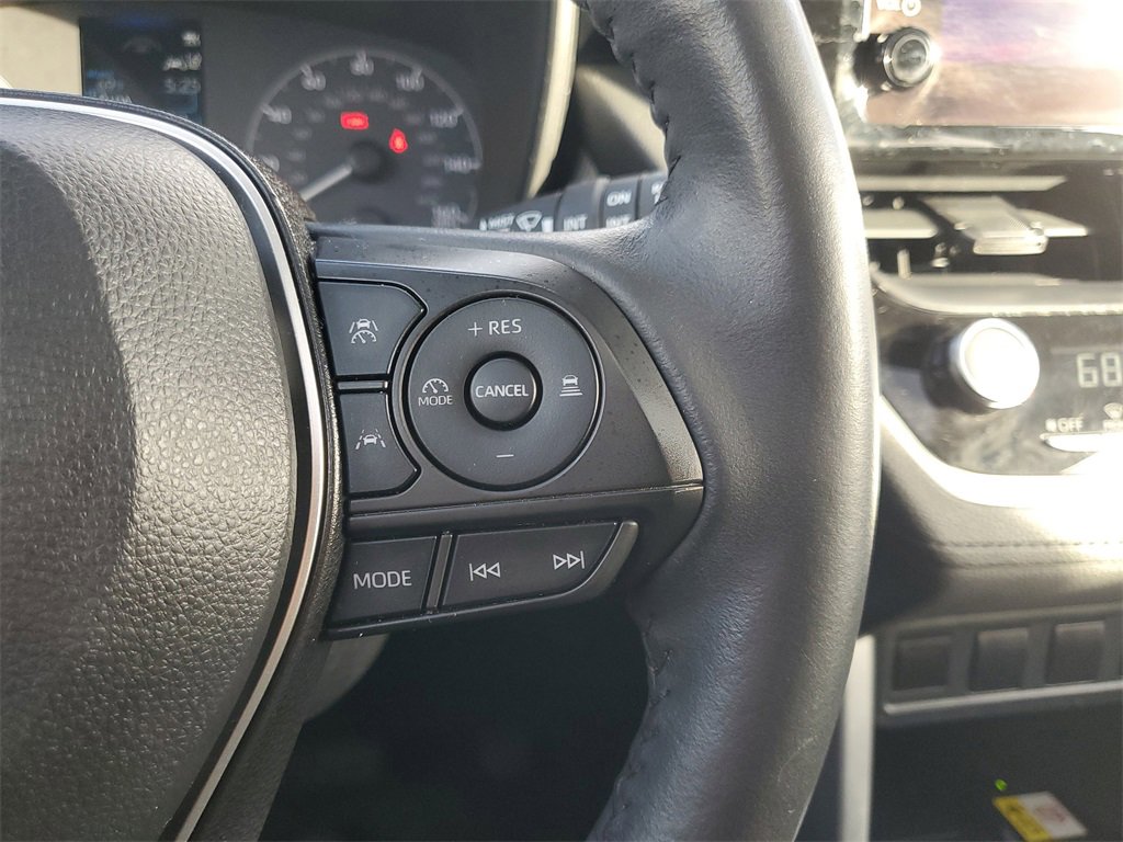 Certified 2023 Toyota Corolla Cross LE image 23