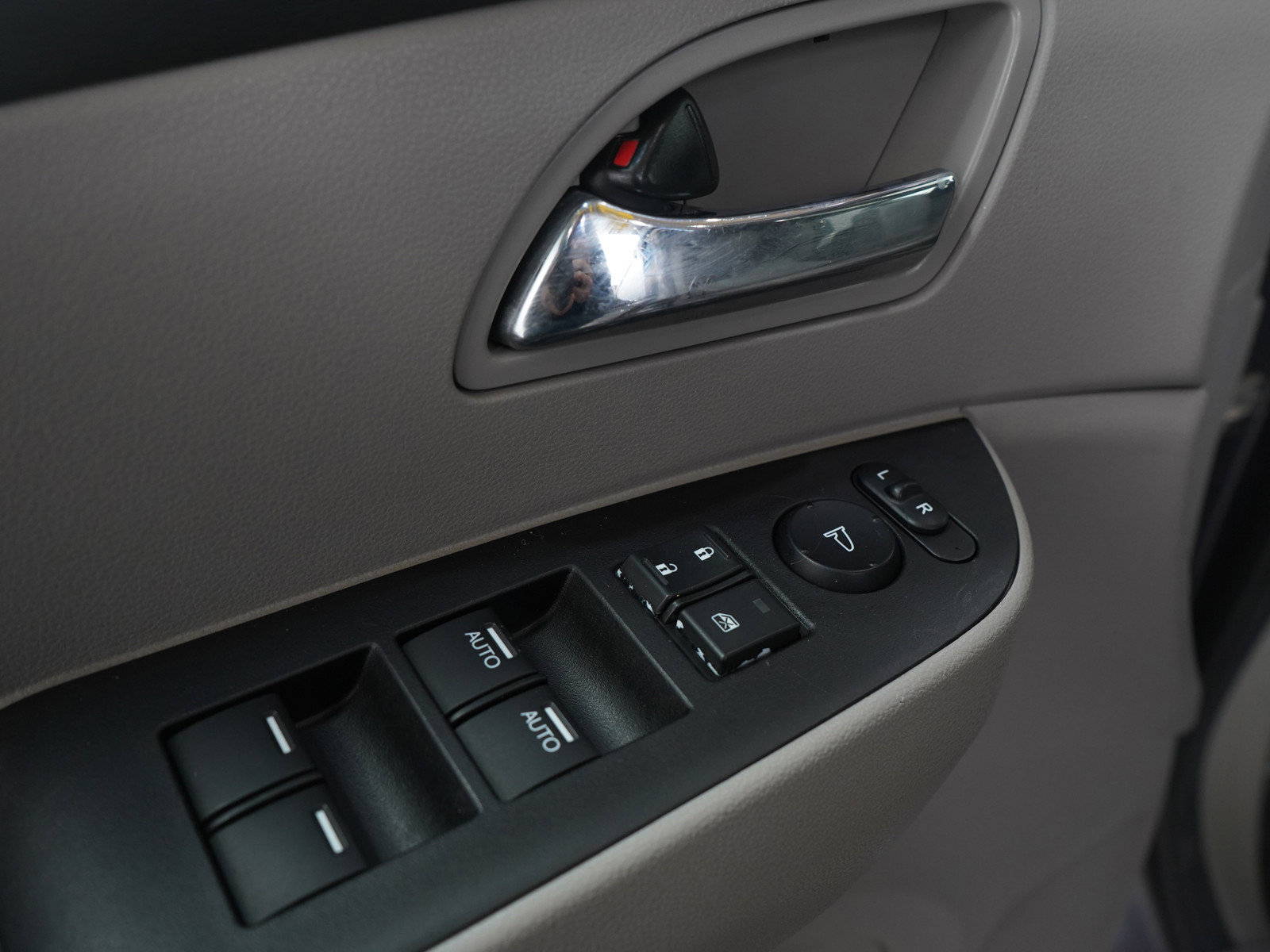 Used 2014 Honda Odyssey EX-L image 23