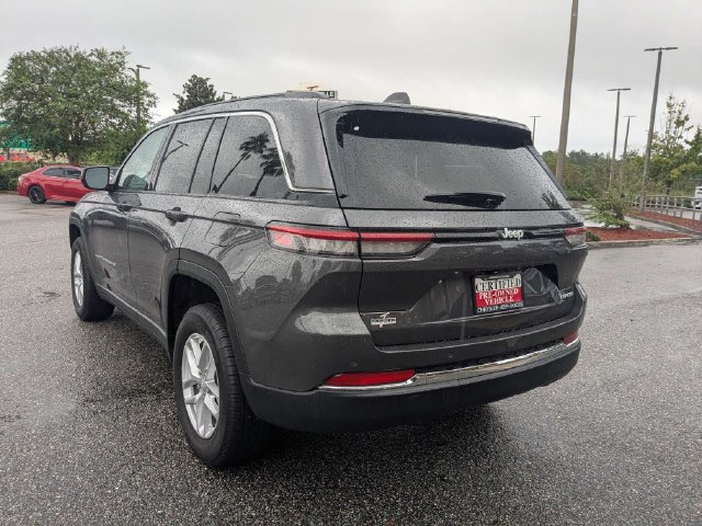 Used 2025 Jeep Grand Cherokee Laredo X RWD image 6