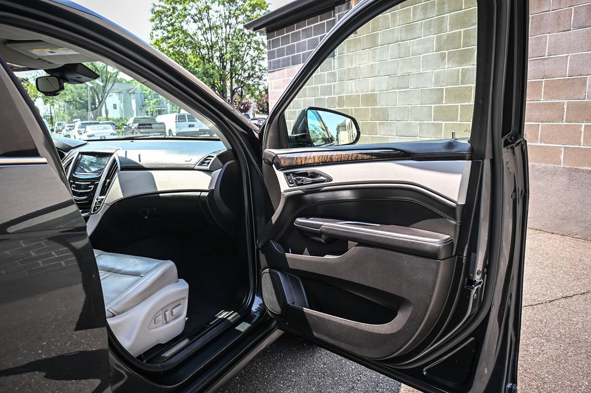Used 2014 Cadillac SRX Performance w/ Driver Awareness Package AWD/4WD image 16