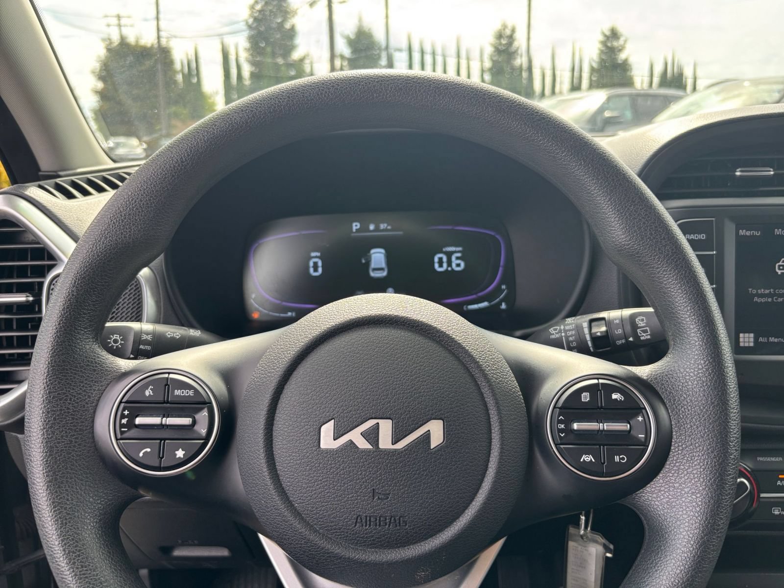 Used 2025 Kia Soul LX w/ LX Technology Package FWD image 21