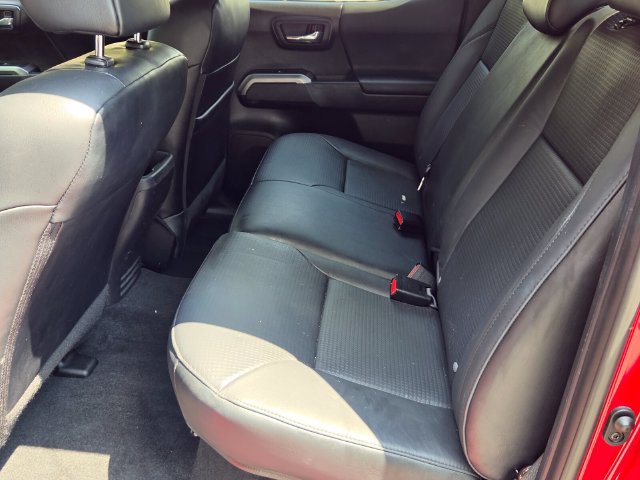 Used 2022 Toyota Tacoma Limited AWD/4WD image 12