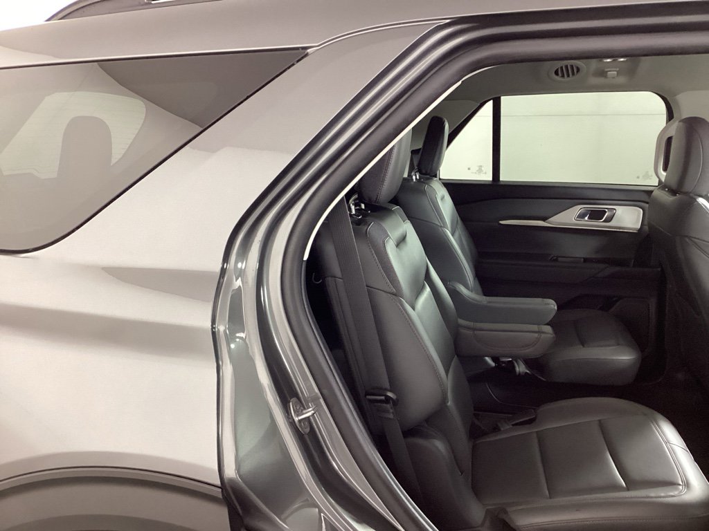 Used 2025 Ford Explorer Active w/ Active Comfort Package image 10