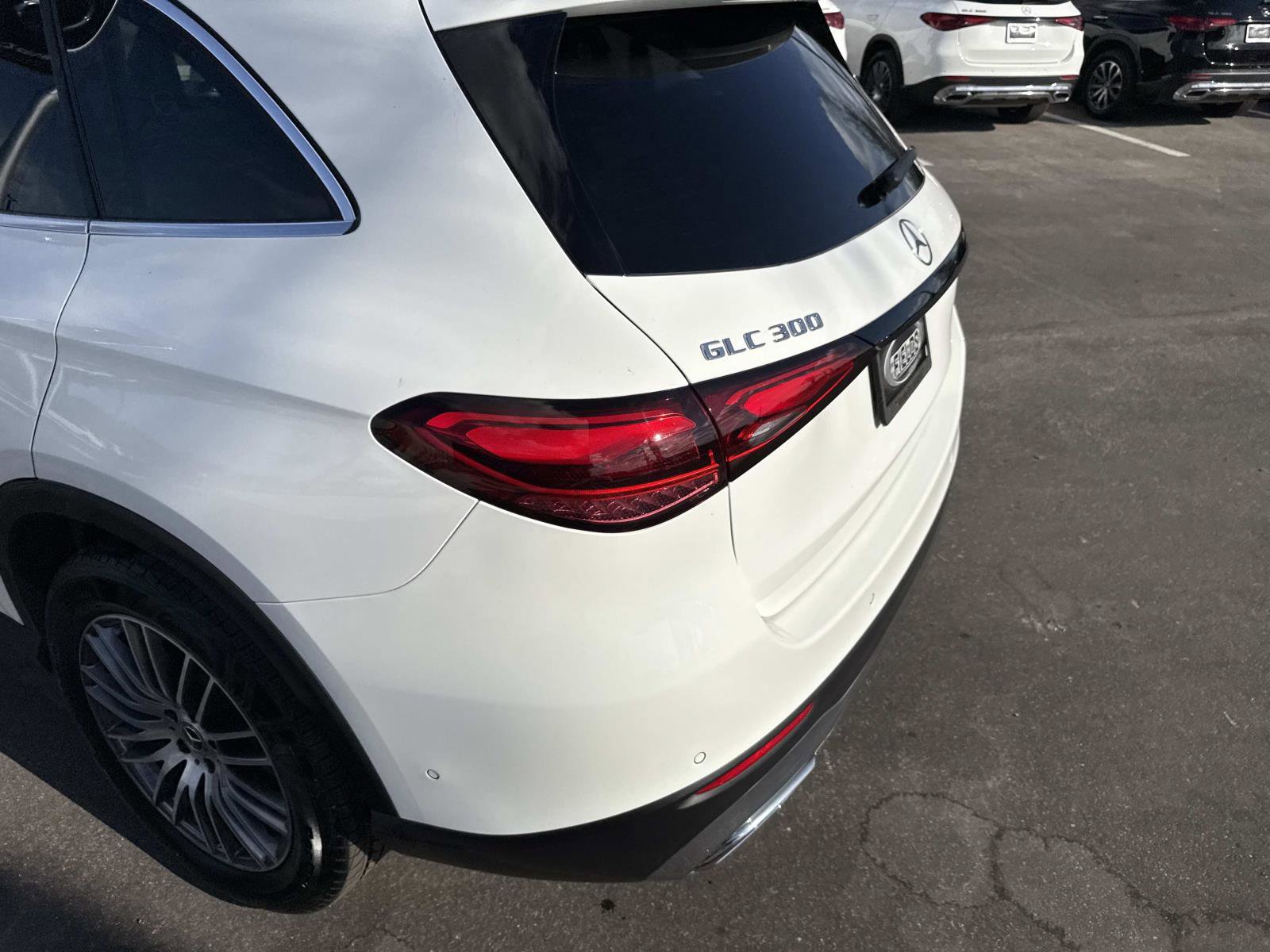 Used 2025 Mercedes-Benz GLC 300 image 11