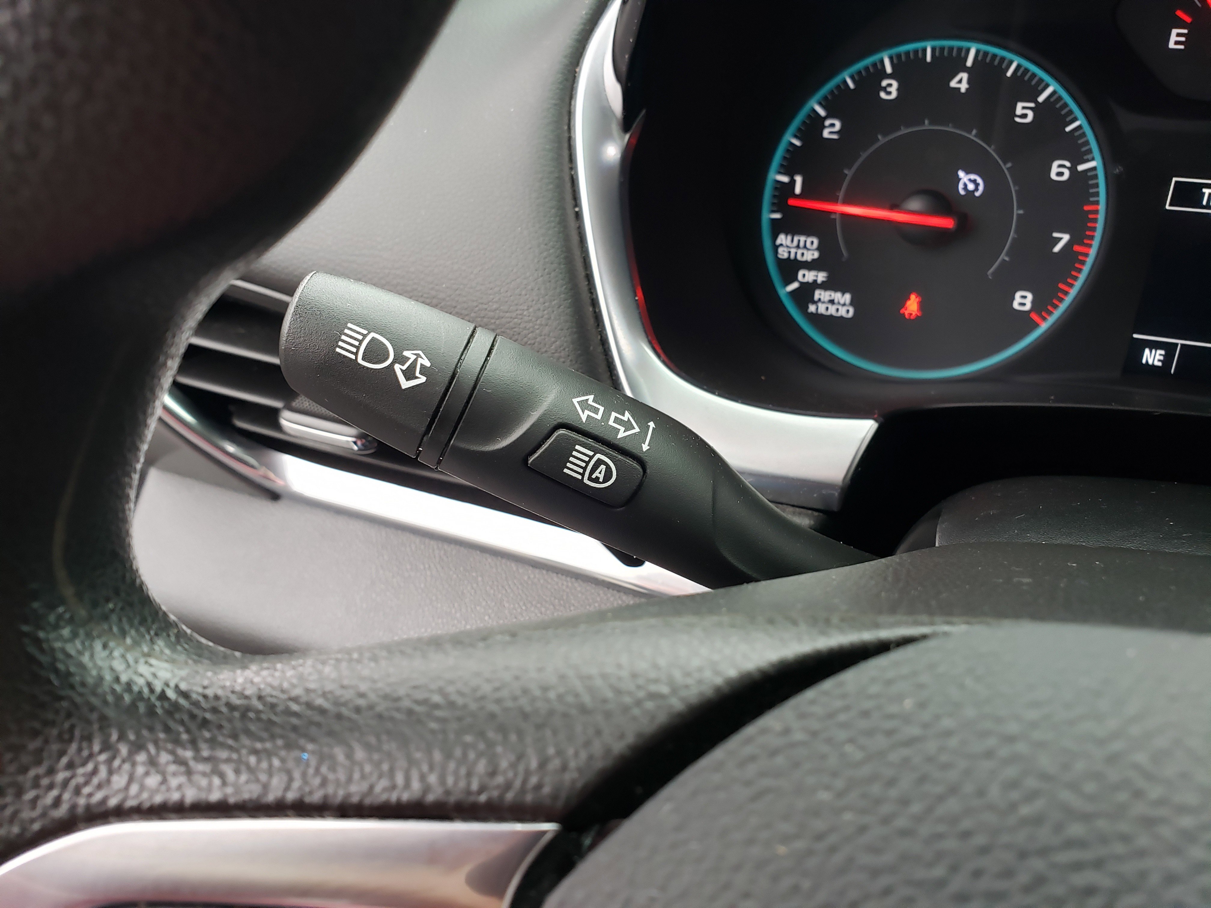 Used 2020 Chevrolet Traverse LS image 16