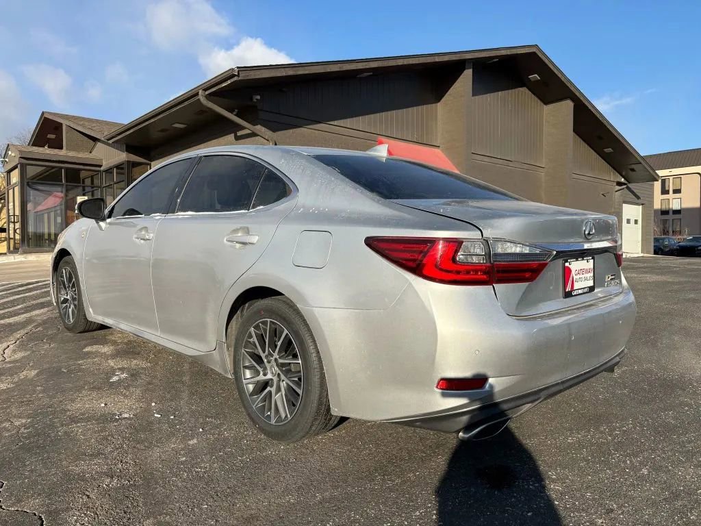 Used 2016 Lexus ES 350 w/ Premium Package w/Wood Trim FWD image 3