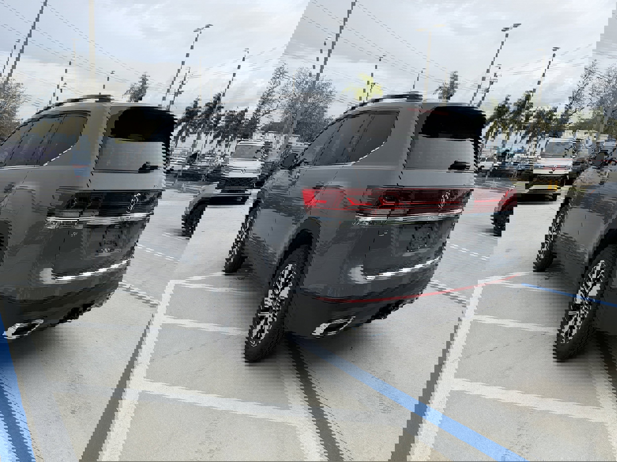 New 2026 Volkswagen Atlas SE image 5