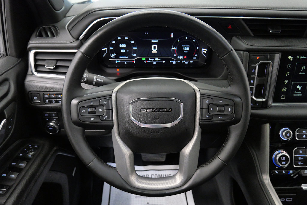 Used 2023 GMC Yukon XL Denali AWD/4WD image 24