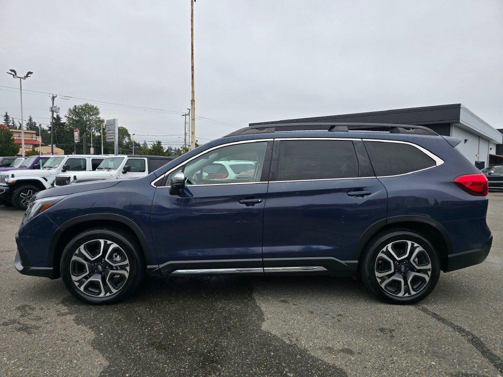 Used 2023 Subaru Ascent Limited w/ Technology Package AWD/4WD image 5
