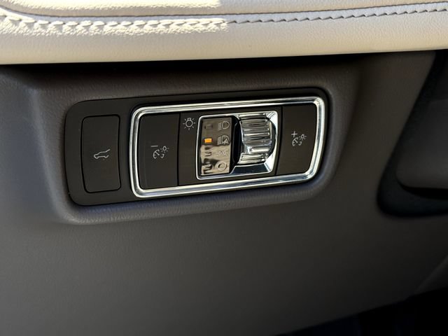 Certified 2023 Lincoln Aviator Black Label w/ Dynamic Handling Package AWD/4WD image 11