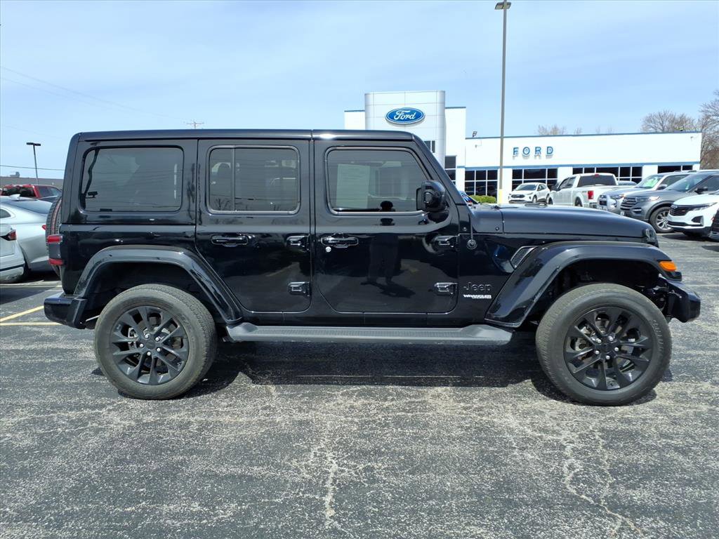Used 2021 Jeep Wrangler Unlimited Sahara image 28