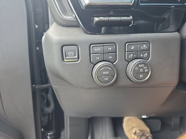 Used 2026 Chevrolet Silverado 1500 LTZ w/ LTZ Premium Package AWD/4WD image 27