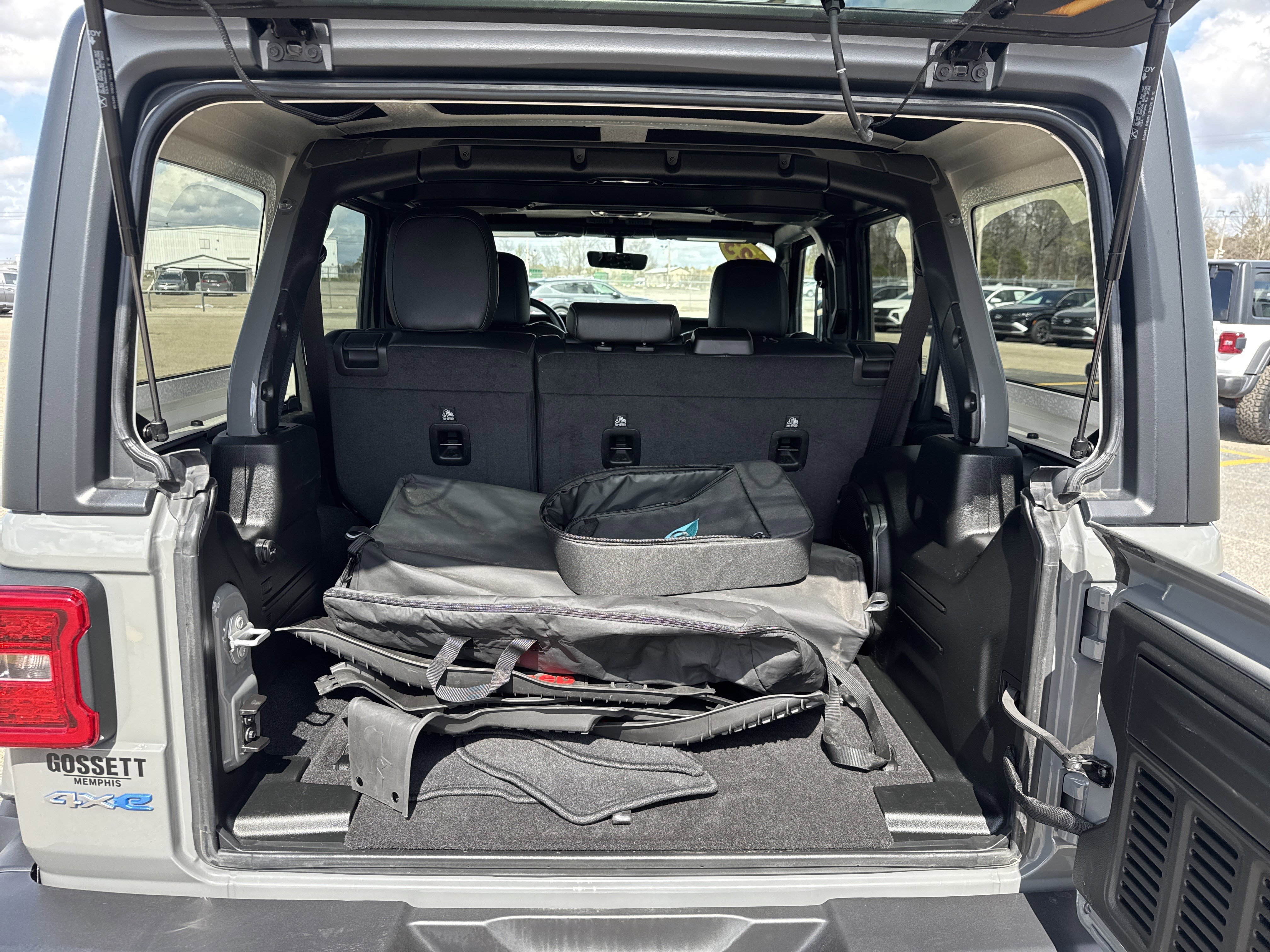 Certified 2023 Jeep Wrangler Sahara w/ Cold Weather Group image 8