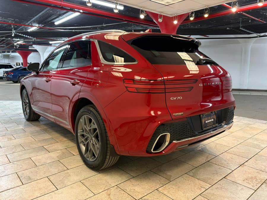 Used 2023 Genesis GV70 2.5T w/ Advanced Package image 3