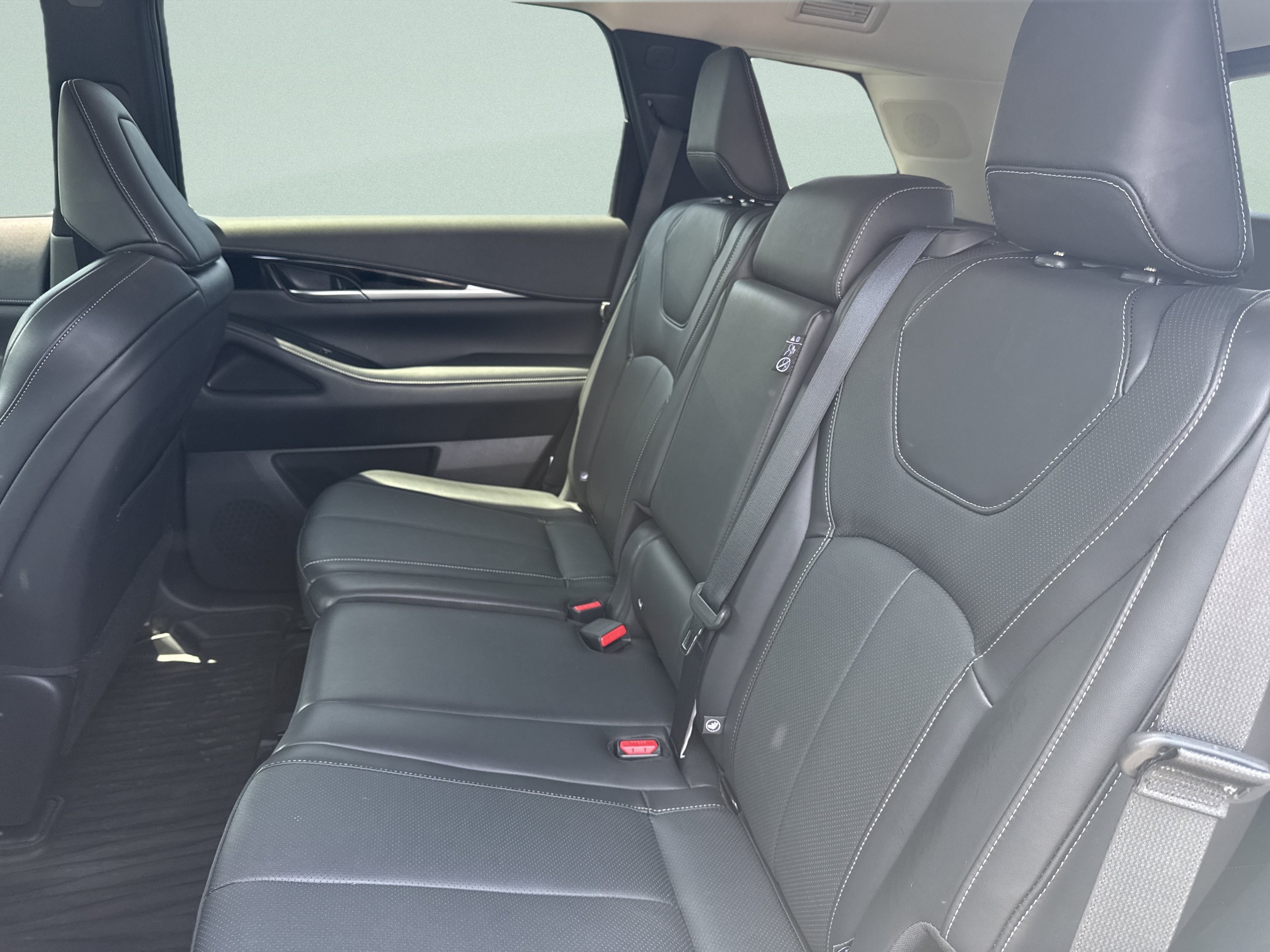 Used 2025 INFINITI QX60 Pure AWD/4WD image 30