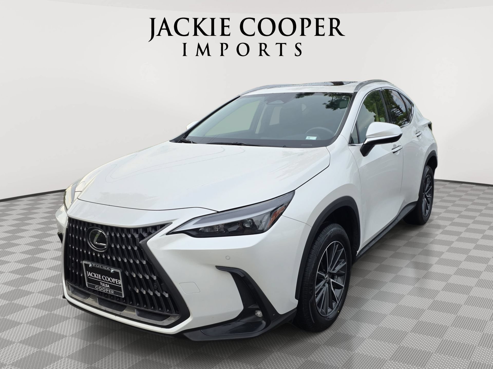 Used 2025 Lexus NX 250 FWD image 1