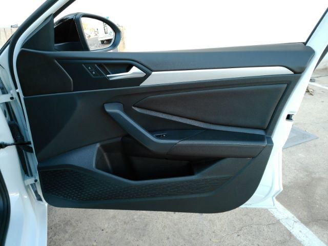 Used 2025 Volkswagen Jetta Sport image 19