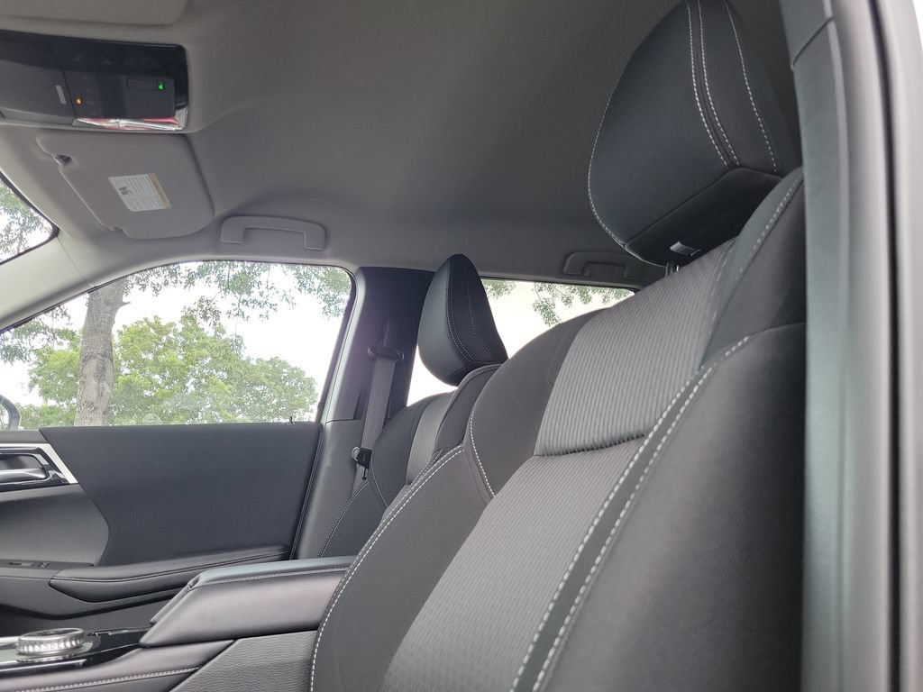 Used 2026 Mitsubishi Outlander ES FWD image 24