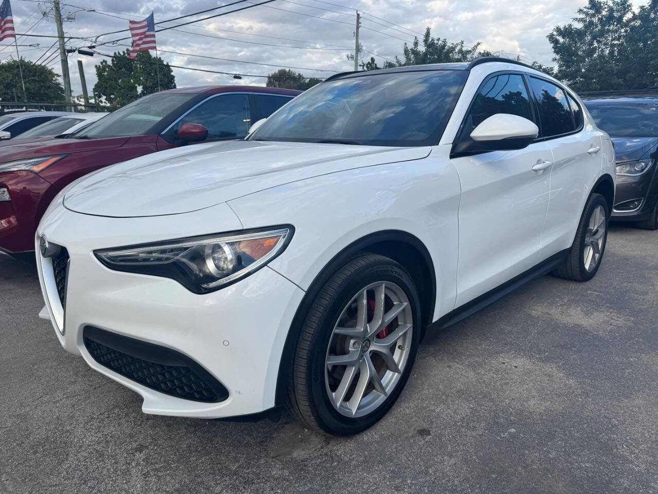 Used 2018 Alfa Romeo Stelvio Ti Sport AWD/4WD image 2