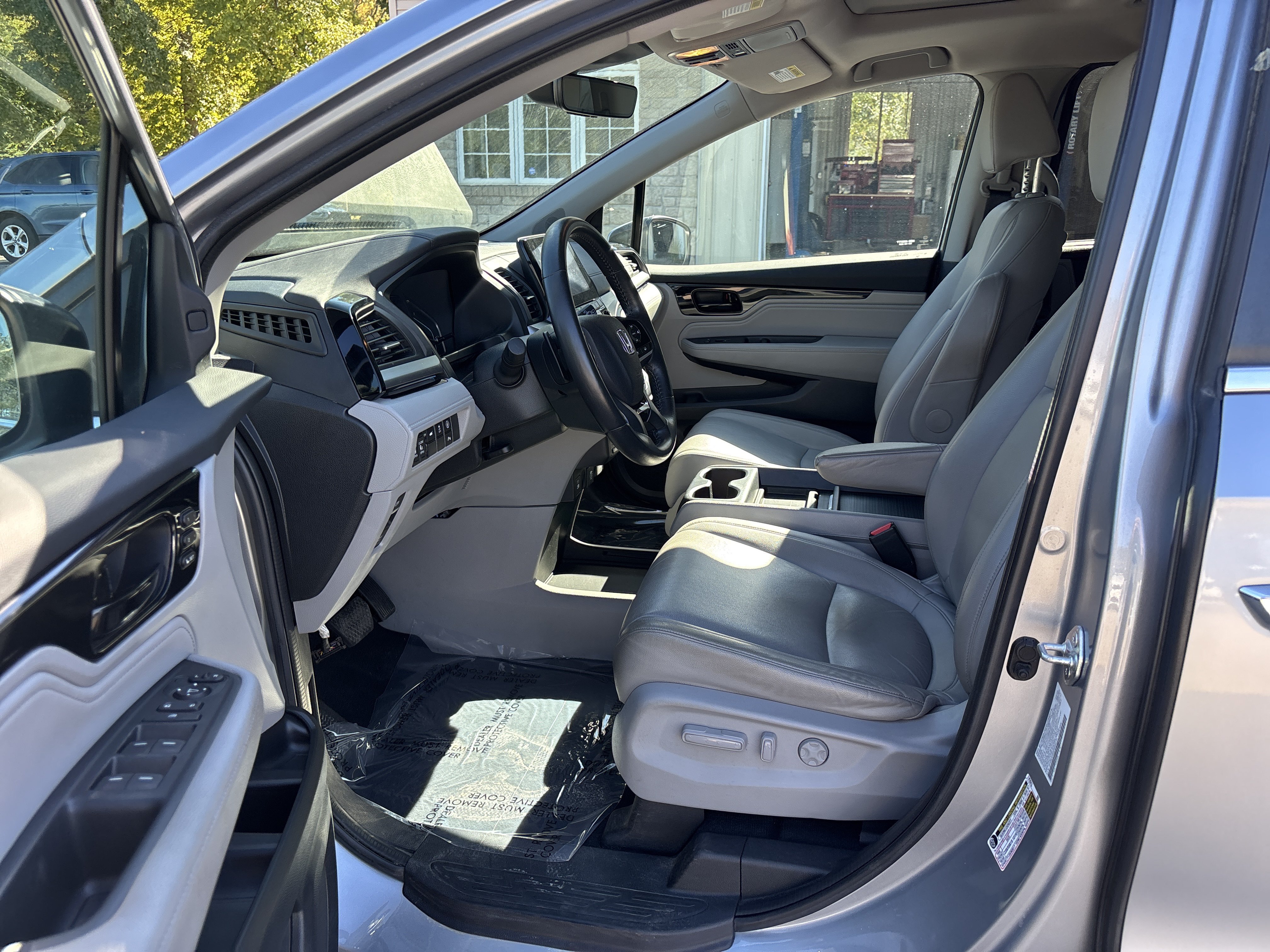 Used 2023 Honda Odyssey Touring image 16