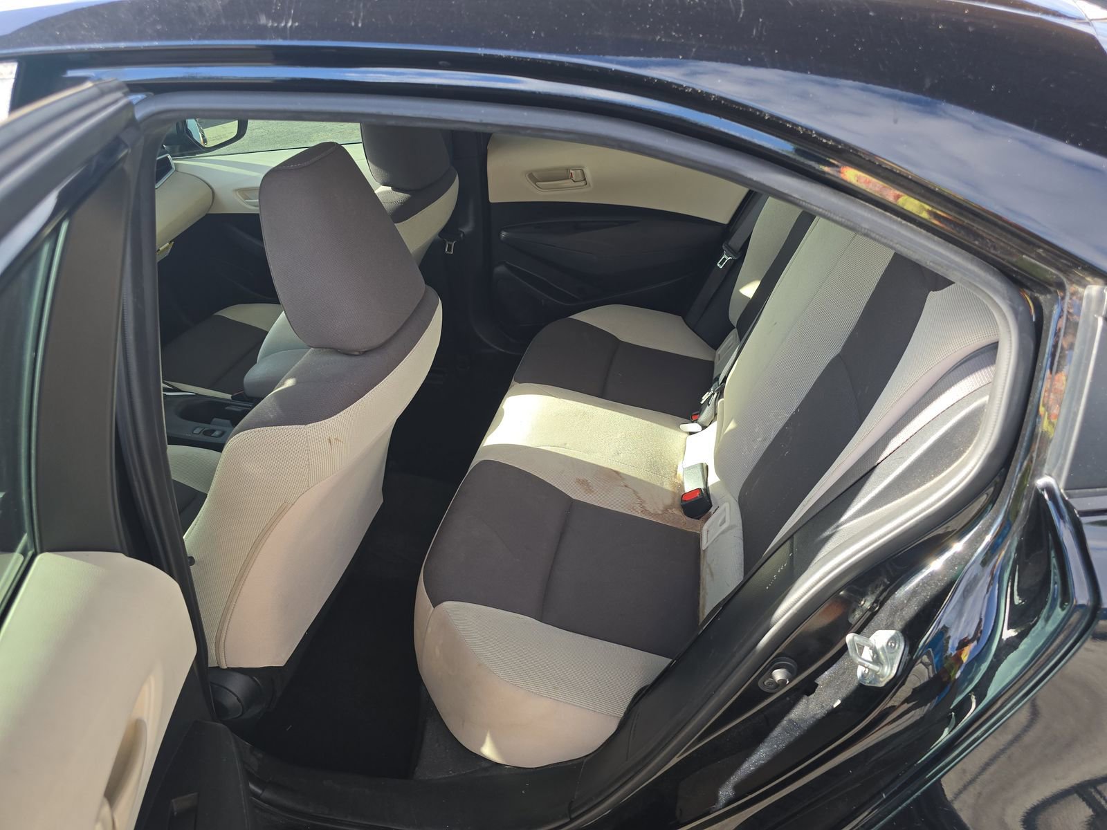 Used 2023 Toyota Corolla LE FWD image 4