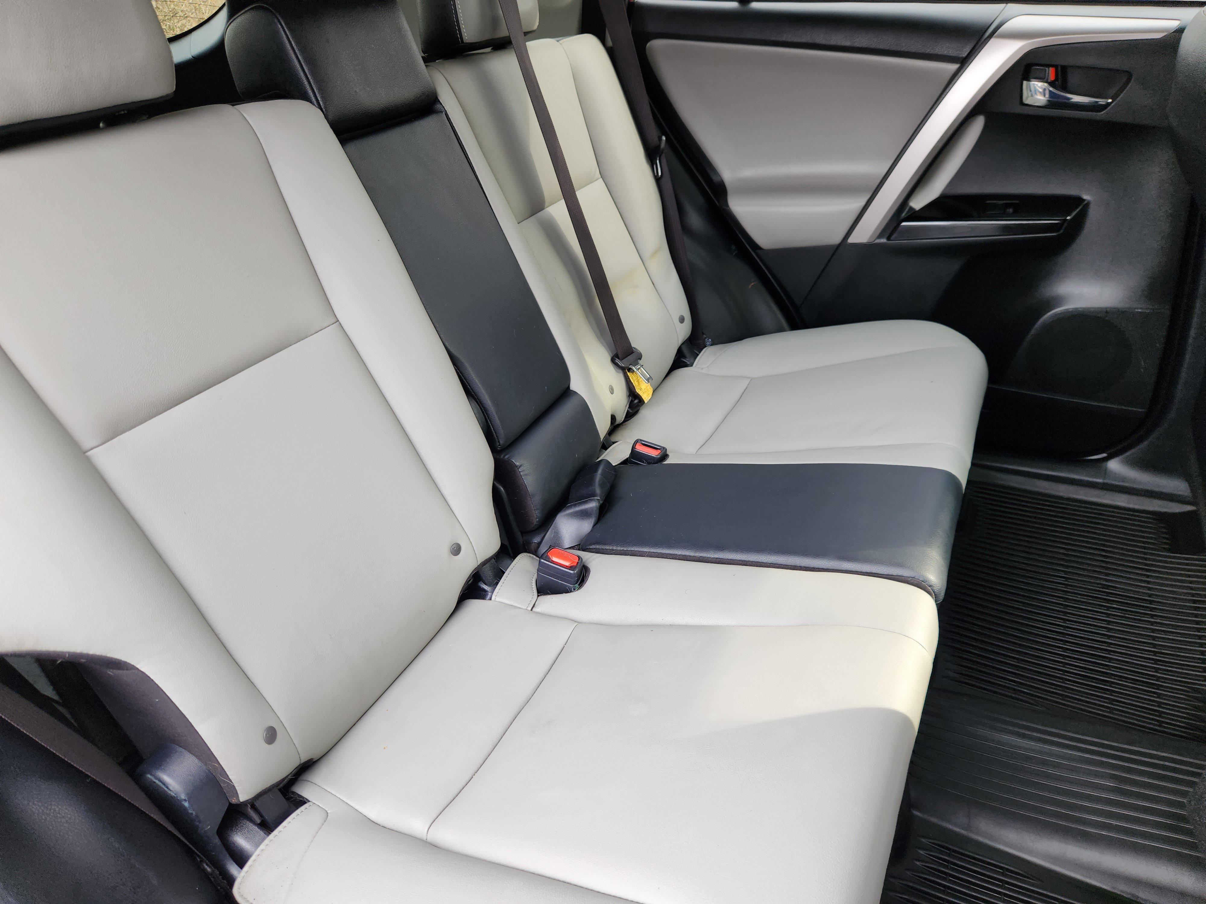 Used 2018 Toyota RAV4 Limited w/ All Weather Liner Package image 17