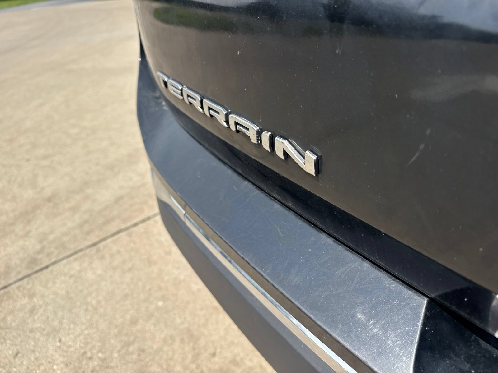 Used 2024 GMC Terrain SLT AWD/4WD image 10