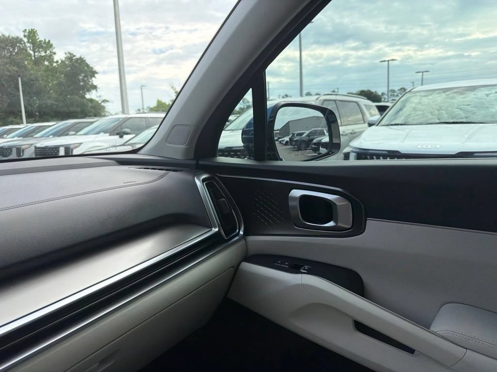 Certified 2025 Kia Sorento EX FWD image 21