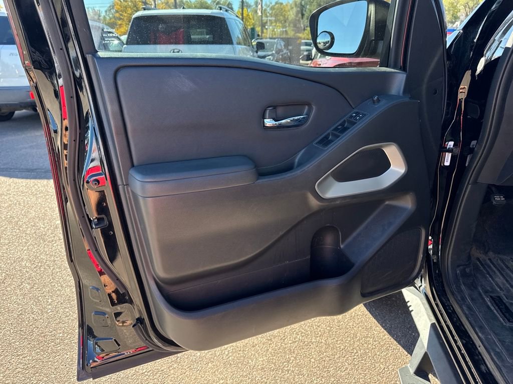 Used 2022 Nissan Frontier SV image 24