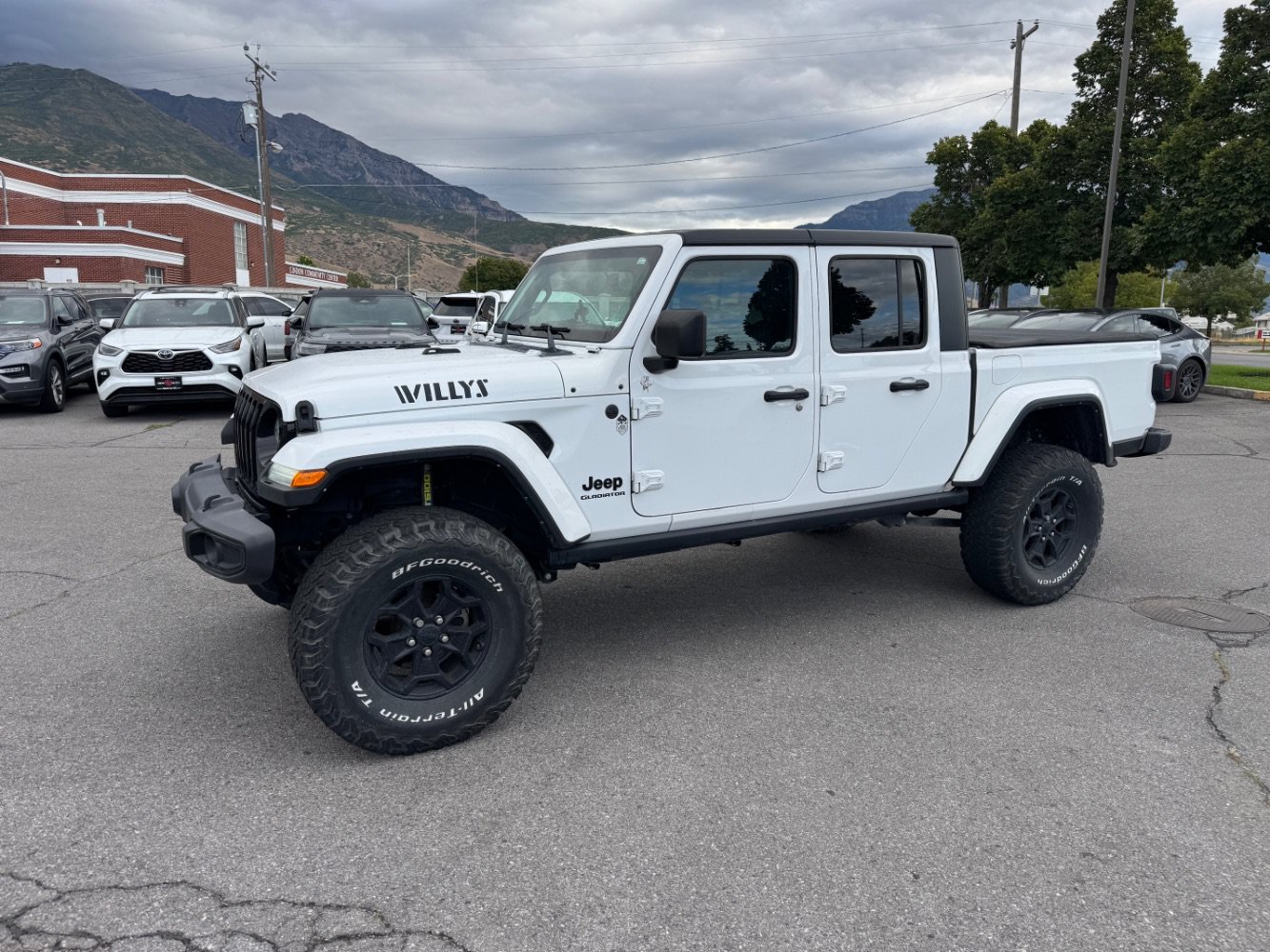 Used 2022 Jeep Gladiator Sport AWD/4WD image 1