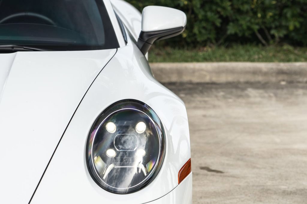 Used 2020 Porsche 911 Carrera RWD image 5