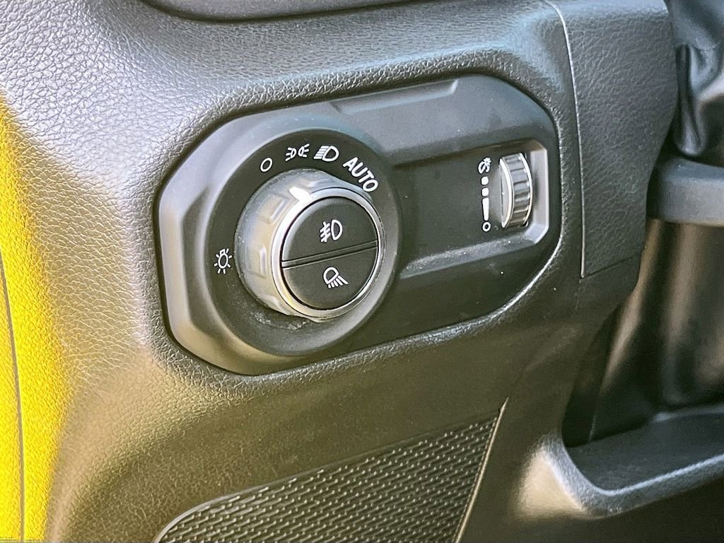 Certified 2023 Jeep Gladiator Mojave AWD/4WD image 10