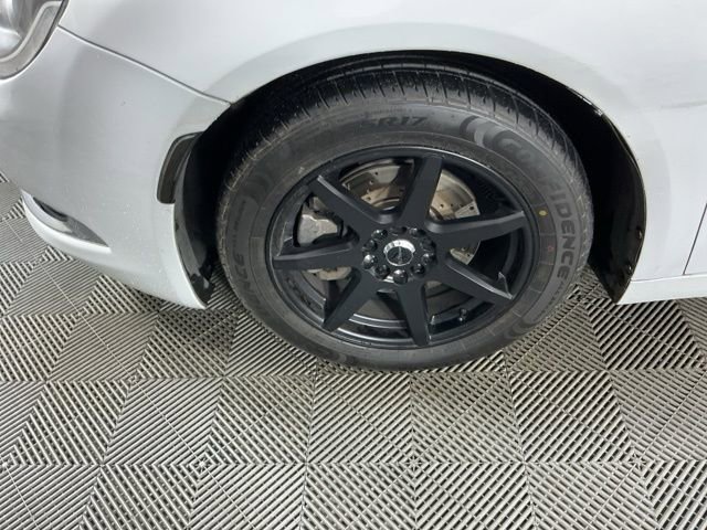 Used 2015 Chrysler 200 C w/ Navigation & Sound Group I FWD image 9