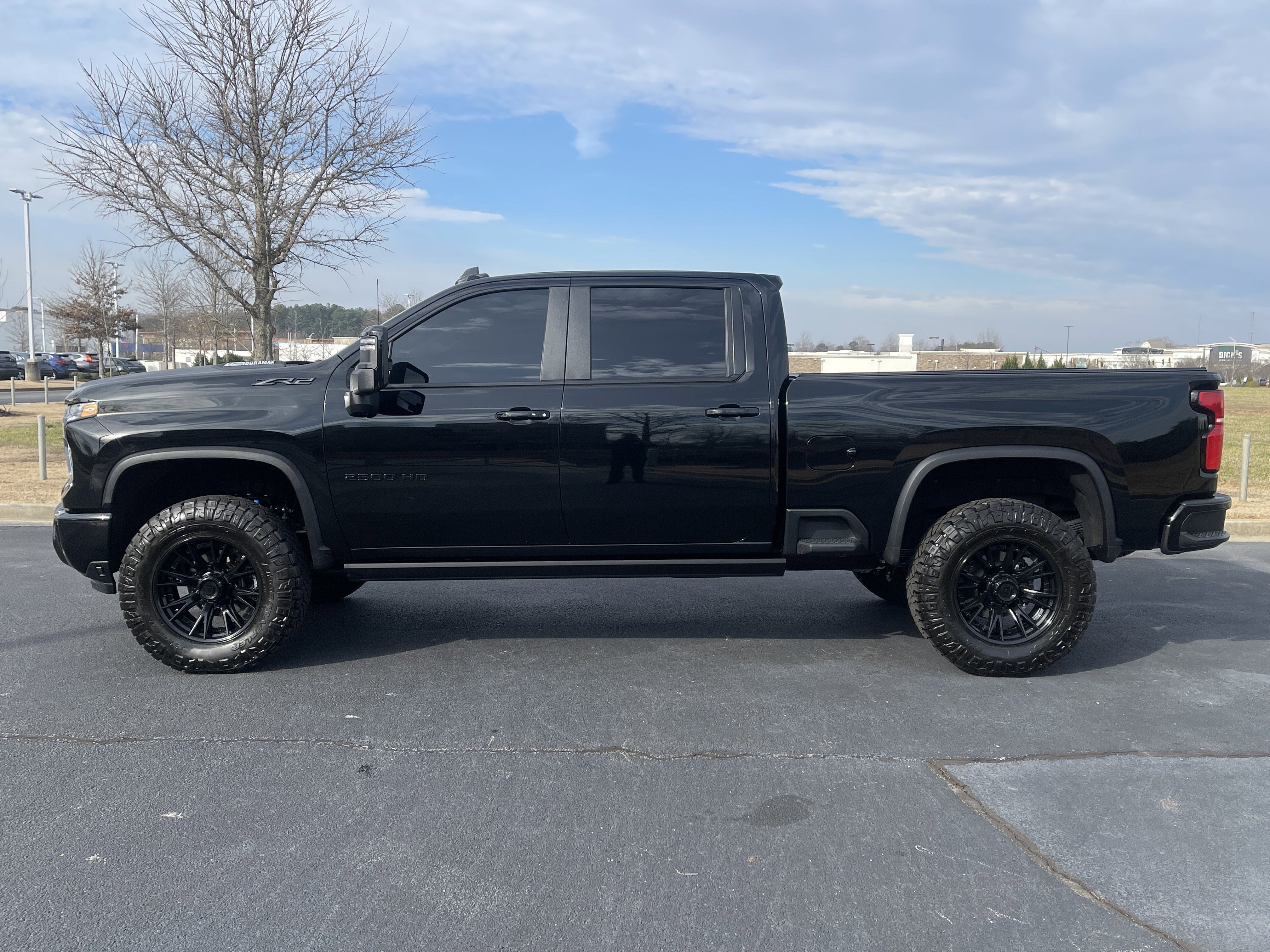 Used 2025 Chevrolet Silverado 2500 ZR2 w/ Technology Package image 6