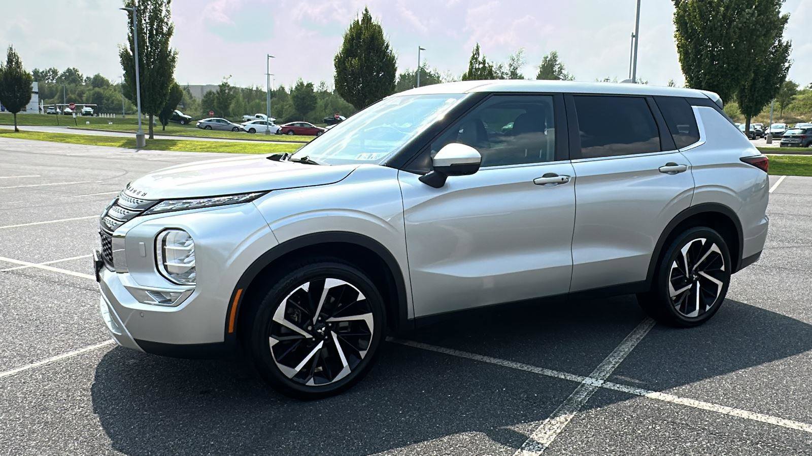 Used 2022 Mitsubishi Outlander SE image 14