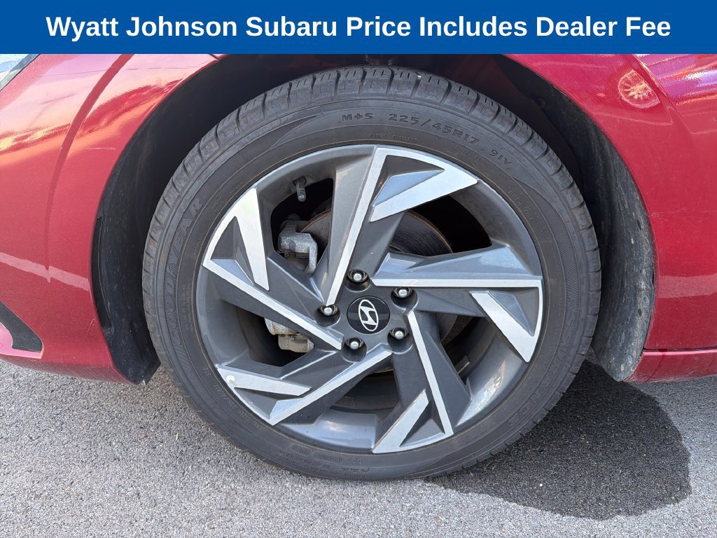 Used 2025 Hyundai Elantra SEL FWD image 2