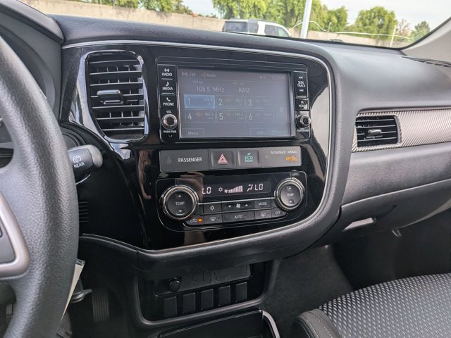 Used 2018 Mitsubishi Outlander ES image 18
