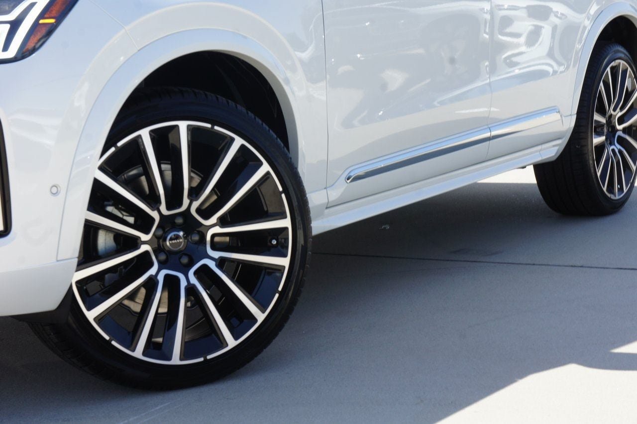 New 2026 Volvo XC90 B6 Plus w/ Protection Package Premier AWD/4WD image 7