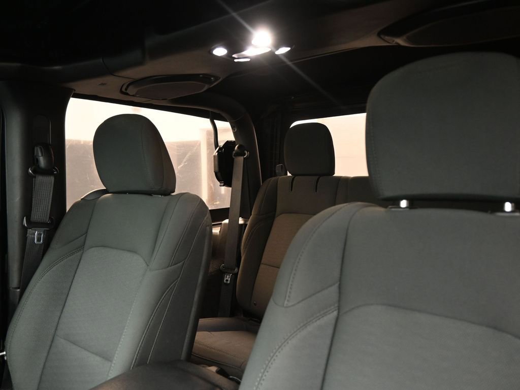 Used 2020 Jeep Wrangler Sport image 23