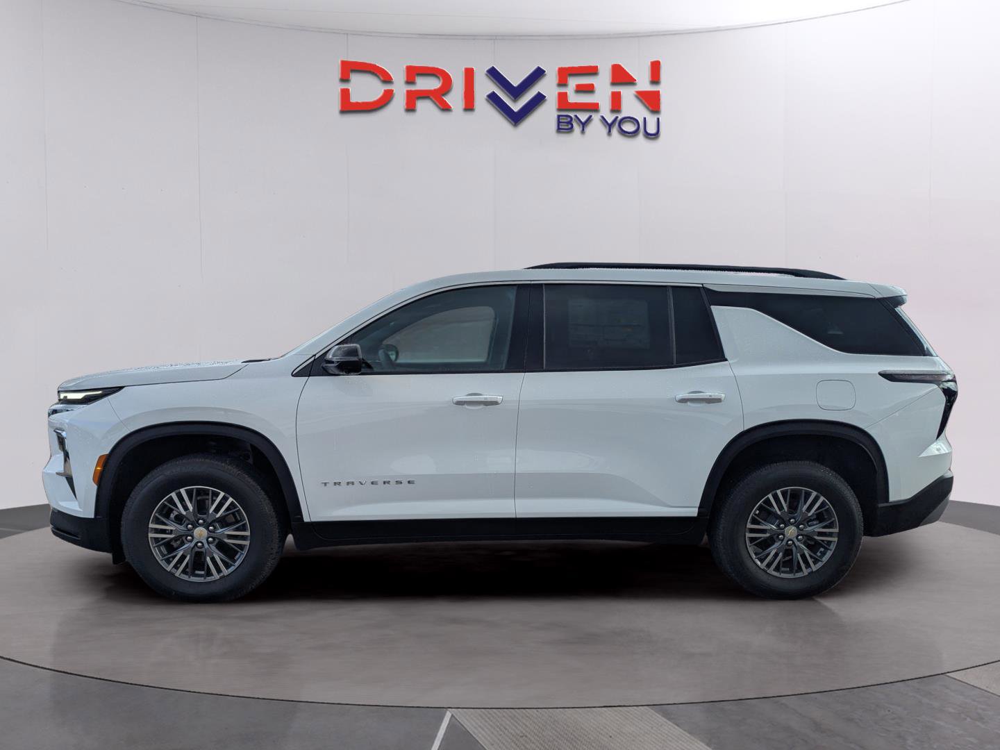 New 2026 Chevrolet Traverse LT w/ Driver Confidence Package image 2