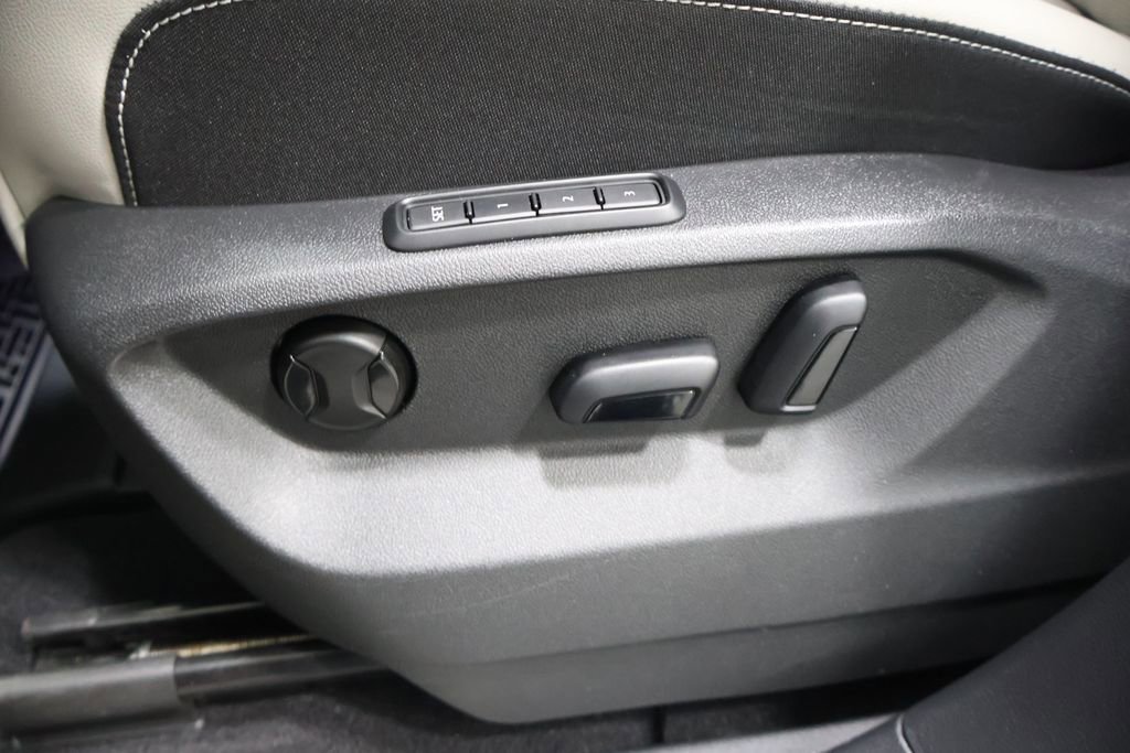 Used 2024 Volkswagen Atlas Cross Sport SEL Premium R-Line image 14