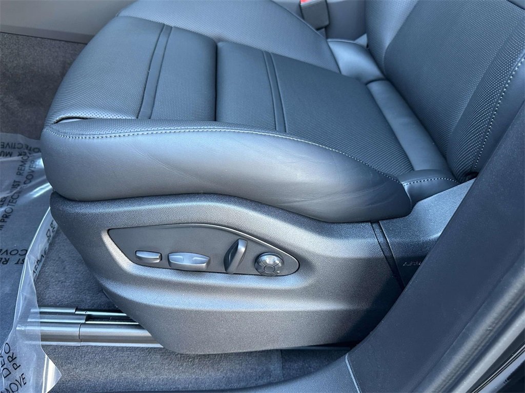 New 2026 Porsche Cayenne S image 6
