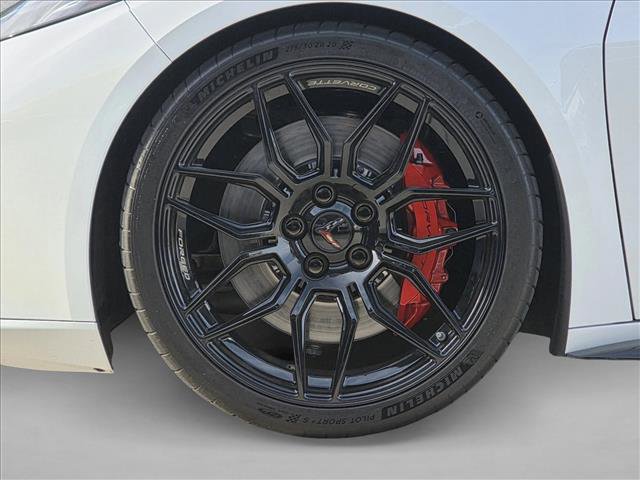 Used 2025 Chevrolet Corvette Z06 image 9