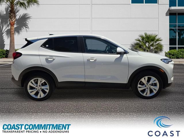 Certified 2024 Buick Encore GX Preferred w/ Comfort Package FWD image 5