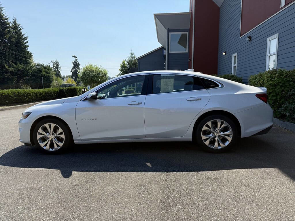 Used 2017 Chevrolet Malibu Premier w/ Driver Confidence Package image 6