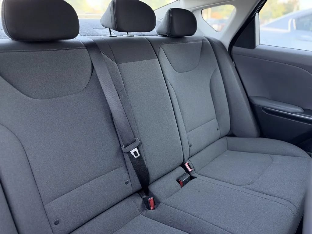 Used 2025 Kia K4 FWD image 16