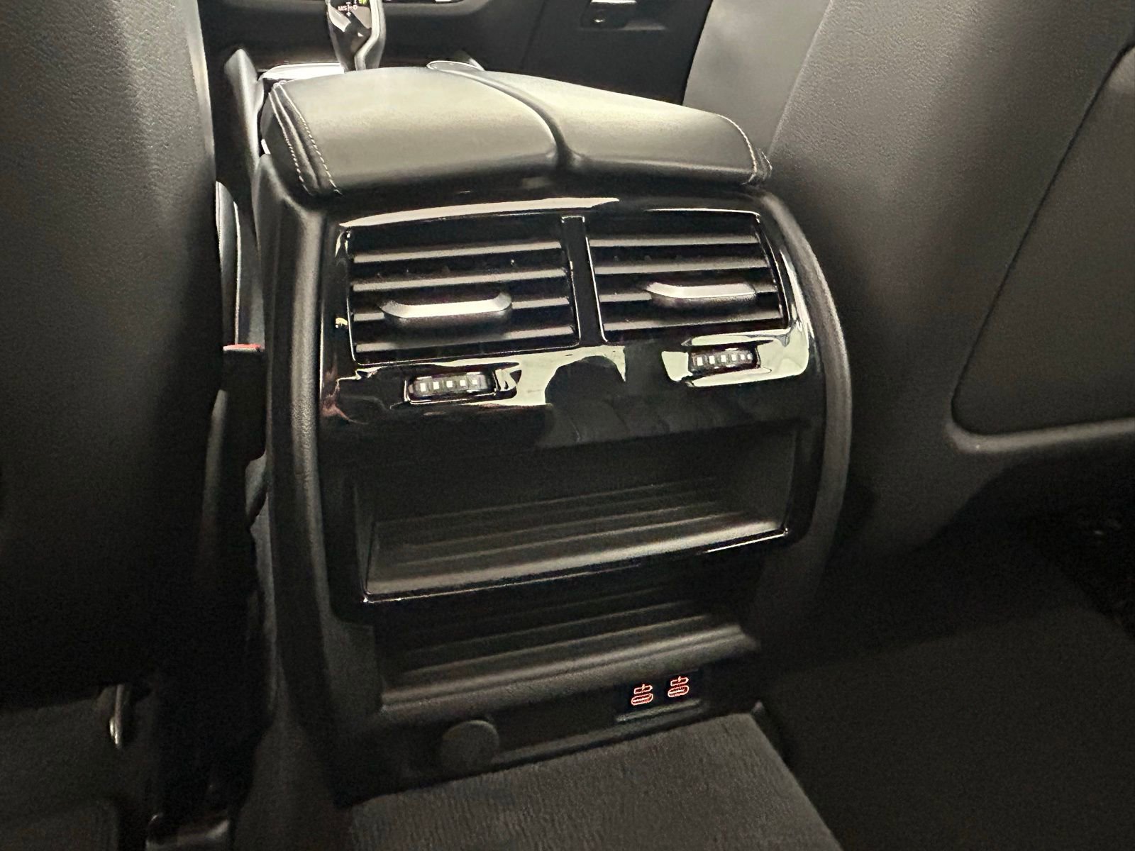 Used 2023 BMW 540i xDrive w/ Premium Package image 35