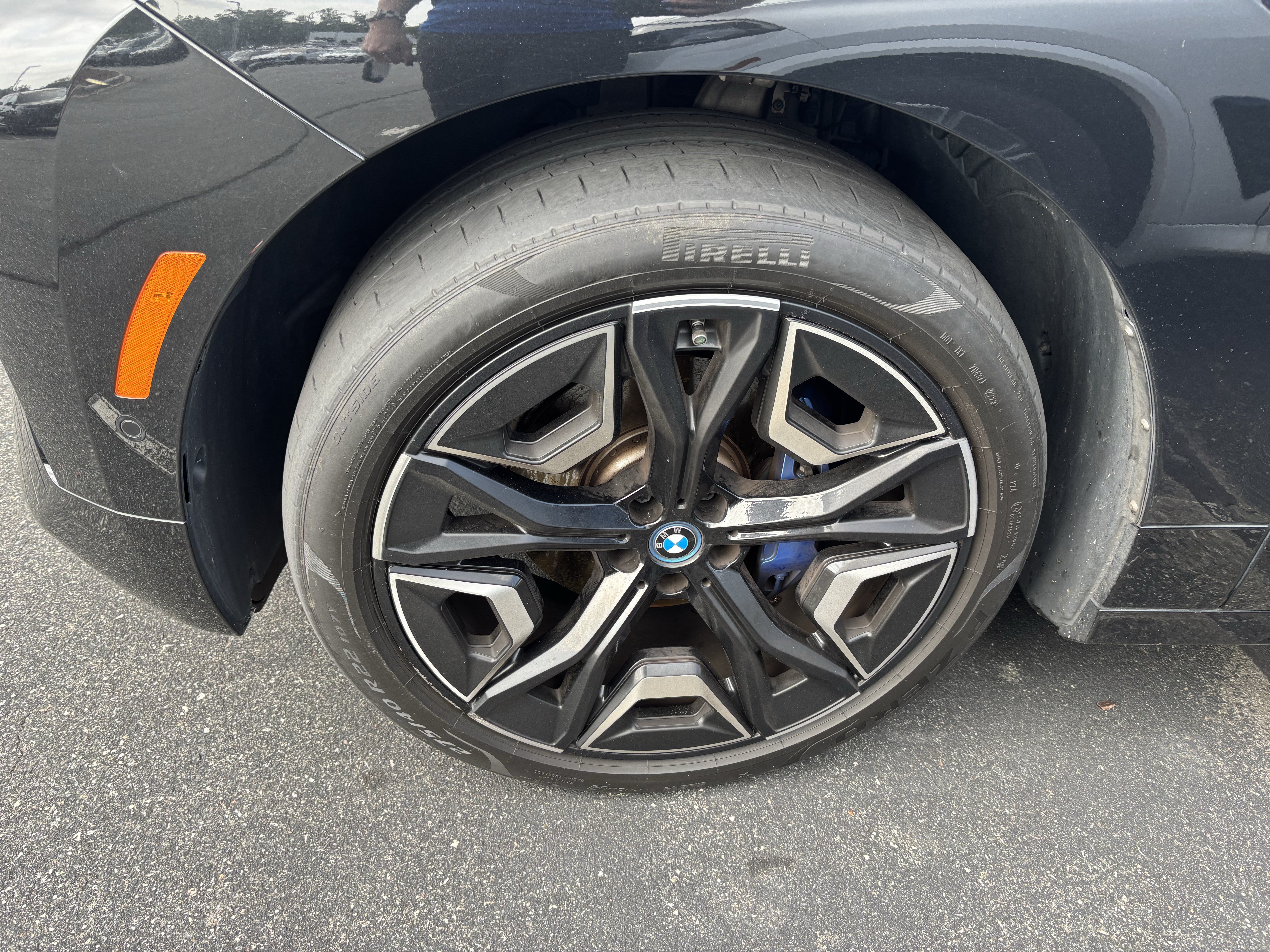 Certified 2024 BMW iX xDrive50 w/ Premium Package AWD/4WD image 13