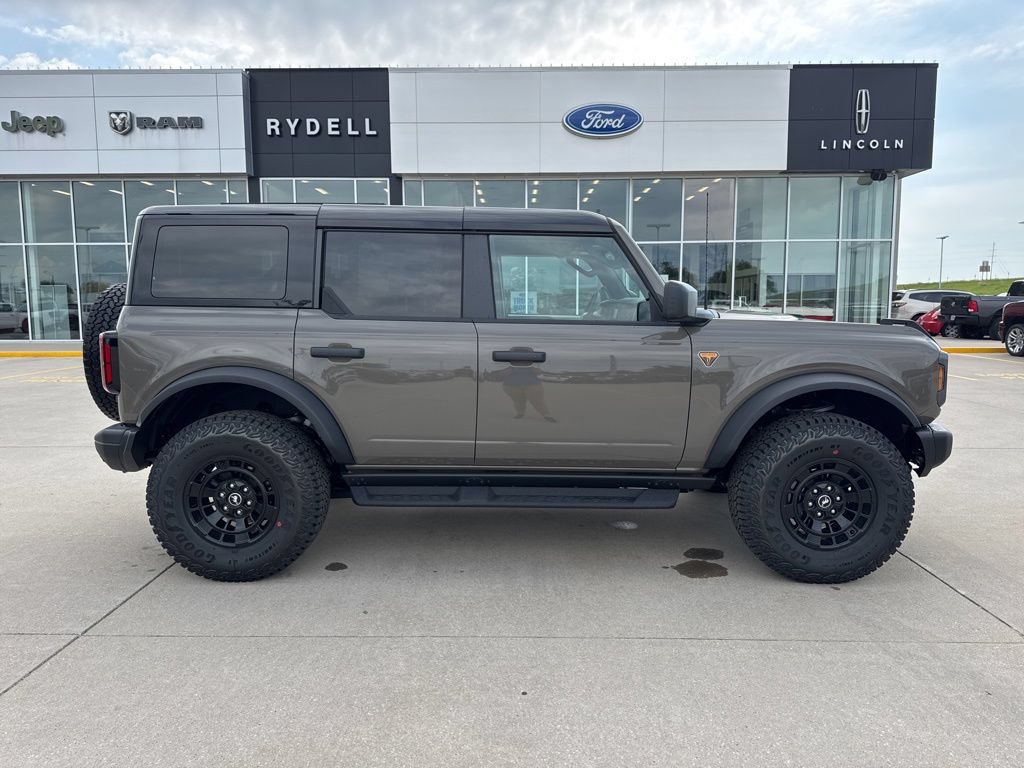 New 2026 Ford Bronco Badlands w/ Sasquatch Package AWD/4WD image 2