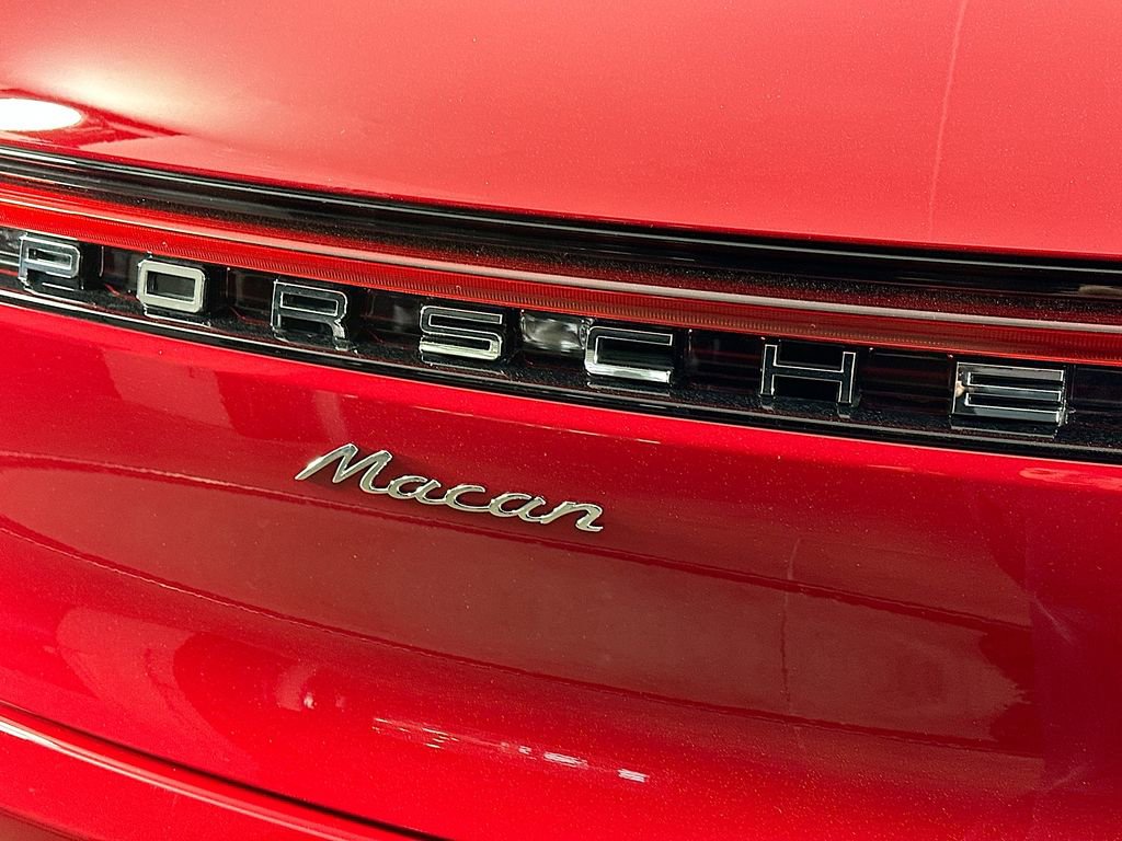 Certified 2026 Porsche Macan image 34